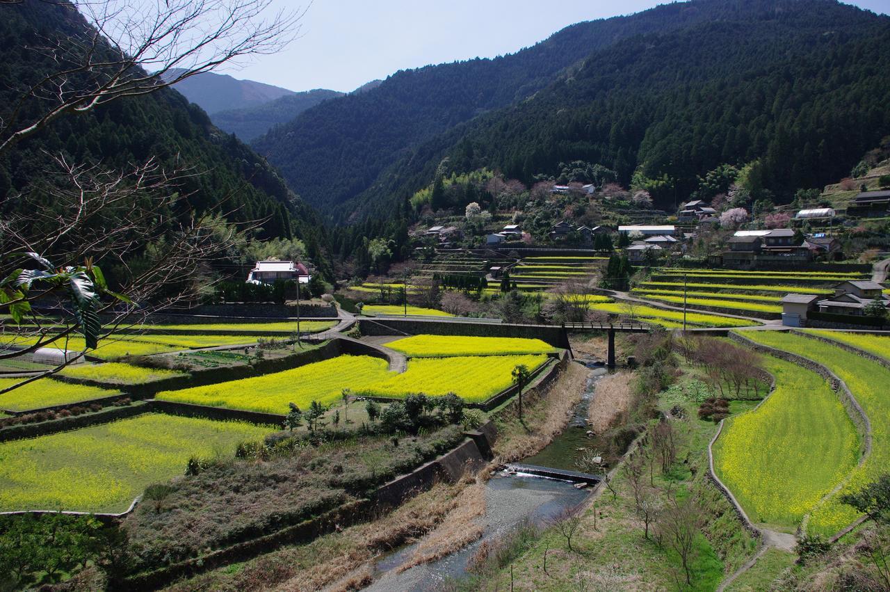 Kamiyama Onsen Hotel Shikinosato & Iyashinoyu Токусіма Екстер'єр фото