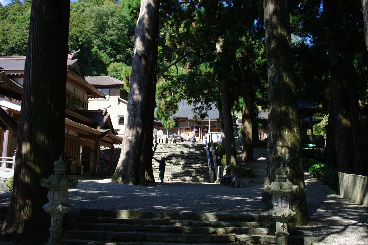 Kamiyama Onsen Hotel Shikinosato & Iyashinoyu Токусіма Екстер'єр фото