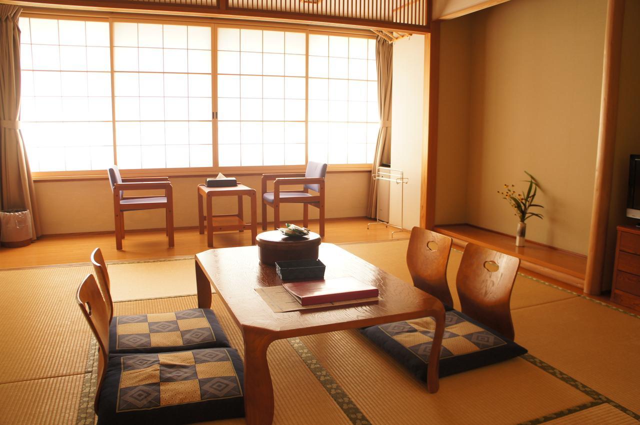 Kamiyama Onsen Hotel Shikinosato & Iyashinoyu Токусіма Екстер'єр фото
